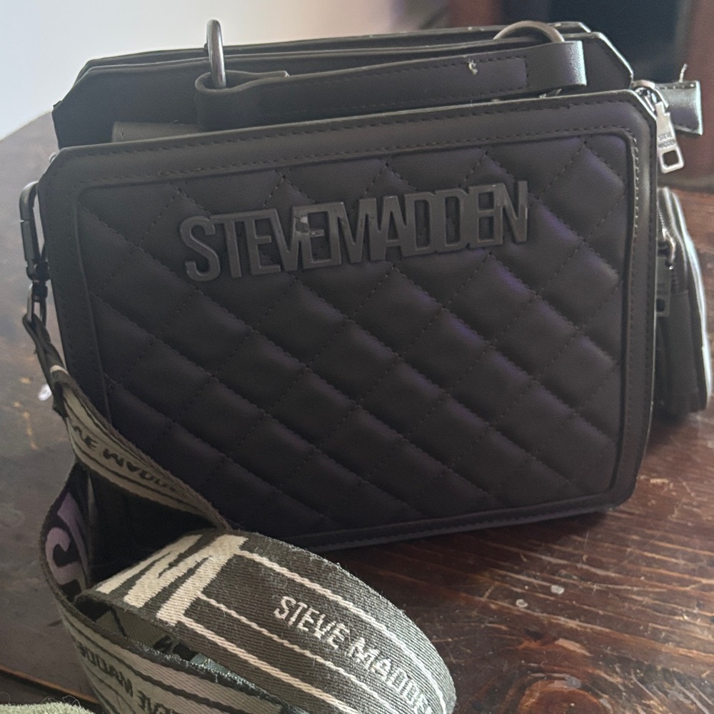 Steve Madden crossed bag forest green woman’s hand Bag